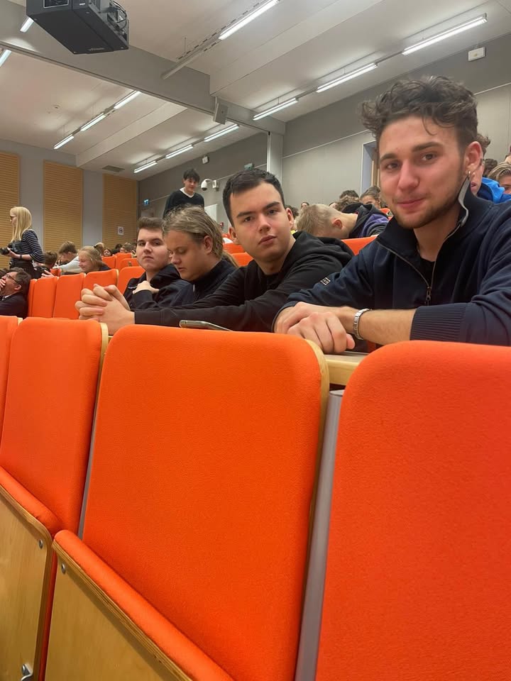 553972430_1538949950399768_5695915886527226541_n