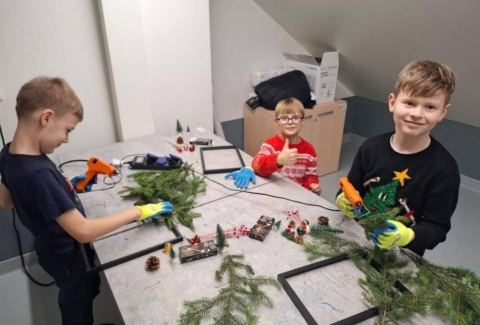 606299576_1359318842658742_620932452980764796_n-3